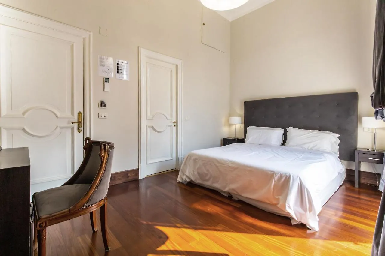 Gramsci Suites Nápoles Pensión